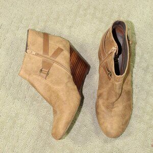 Report Galiana Women's Size 9 Brown Suede Ankle Booties